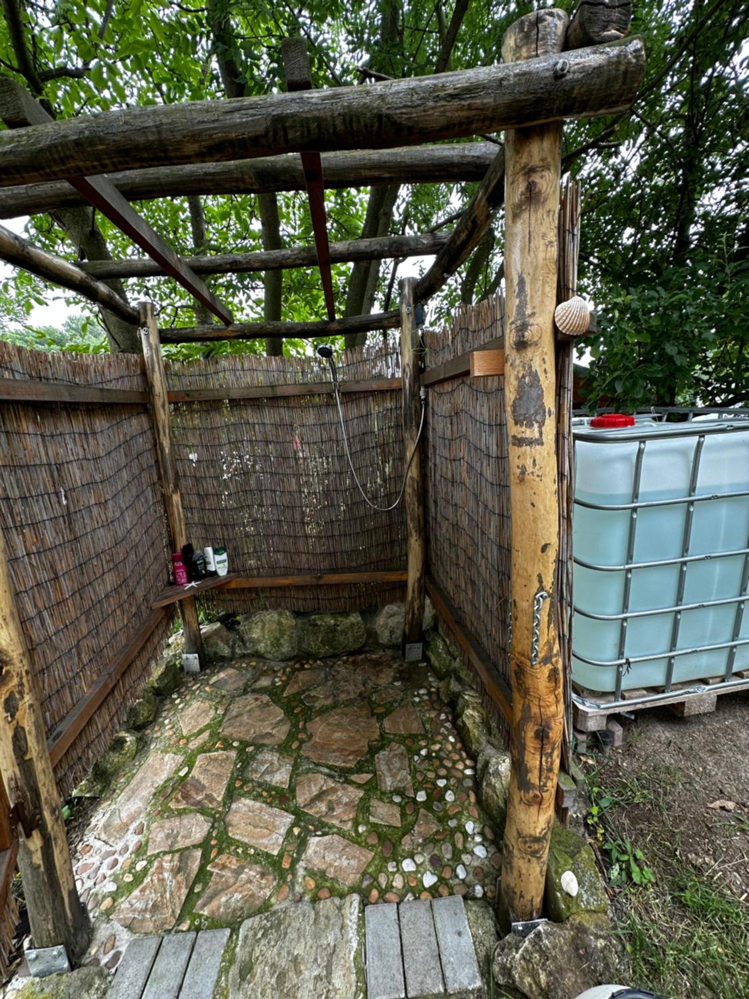Trebivlice Cozy Wood Hut On The Farmヴィラ エクステリア 写真